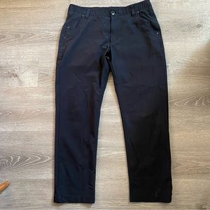 •Mens Under Armour pants• Size 34/30